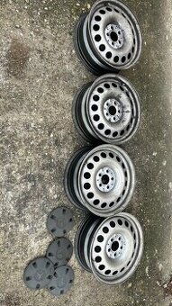 Plechové disky 17” + originál Mercedes puklice (Vito 2017)