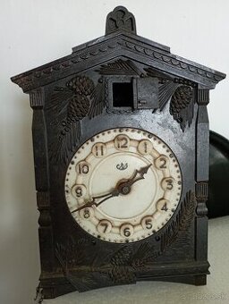 Predám staré nástenné hodiny