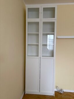 vitrina a skinky na topanky