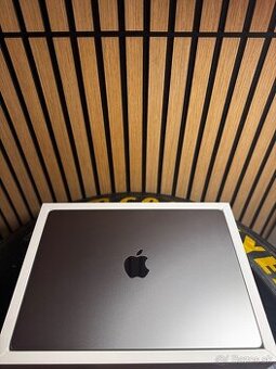 Apple MacBook Pro 14" M1 Pro / 16GB RAM / 1TB SSD