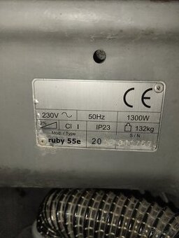 Predám podlahový čistiaci stroj nalezovy stav