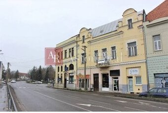 NA PREDAJ: historická budova - obchodné priestory v centre m