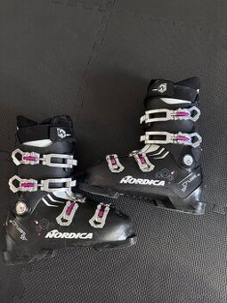 Lyžiarky Nordica