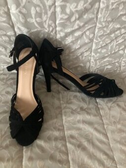 Nenosené sandálky Anna Field, v38-39