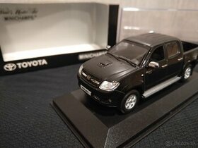 Toyota Hilux 1:43 minichamps model auta - 1