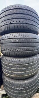 305/40 R20 letne pneu Bridgestone rv2021