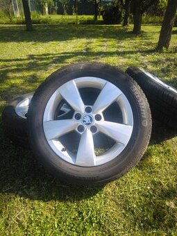 Škoda R15, 5x100 s pneu 185/60