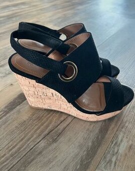 sandale na platforme
