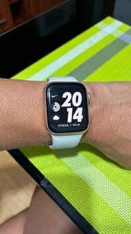 Apple Watch SE rose gold