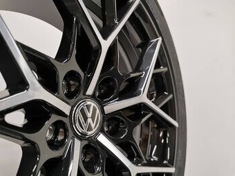 Passat B8 letný komplet 235/45 R18 98W Nexen ET44 5x112