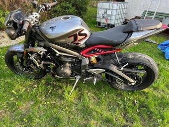 Triumph speed triple 765rs