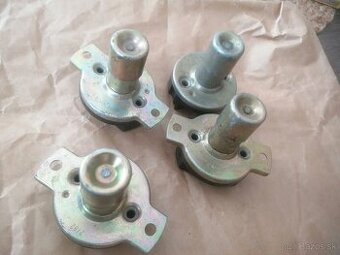 Trabant,Wartburg,Ifa,robur,garant a pod.