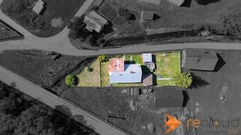 NA PREDAJ RODINNÝ DOM V HORNOM TURČEKU S ROVINATÝM POZEMKOM
