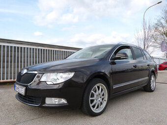Škoda Superb kombi 2,0 TDi DSG rok 2013