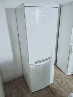 Predám chladničku Electrolux 175cm