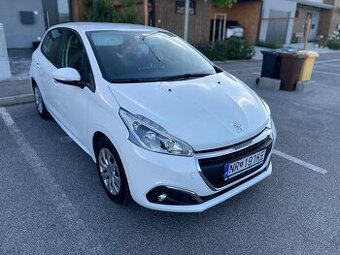 Peugeot 208 1,0 benzín
