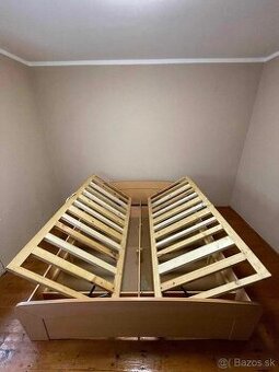 Predám manželskú posteľ s úložným priestorom 200x180cm