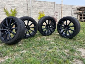 Disky BROCK B32 8,5Jx20H2 + Pneumatiky