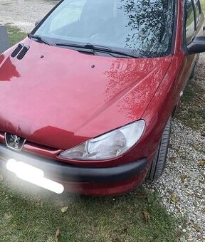 Peugeot 206 1.1 rok vyroby 2003 44kw