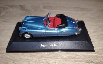 Kovový model jaguár