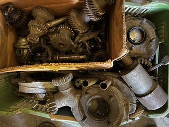 Motor BMW R35 rozobratý