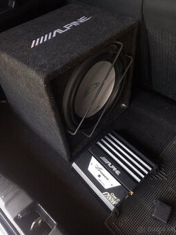 Subwoofer Alpine SBE-12BR + zosilovač 700W MRP-M350