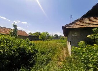 Tornyosnémeti - Stavebný pozemok 800 m2 so starým domom