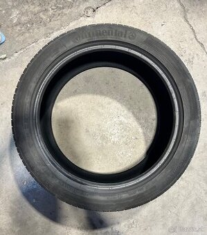 245/45/18 continental