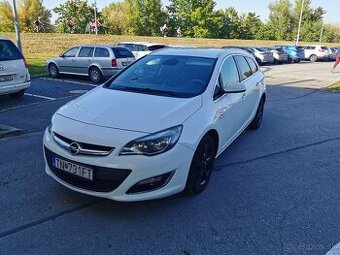 Opel Astra J LPG 1.4 103kw Sports tourer (combi) Cosmos