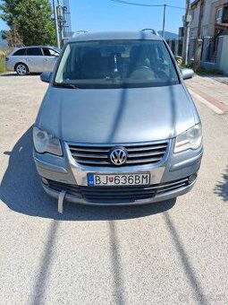 Volkswagen touran 2tdi 7miestny