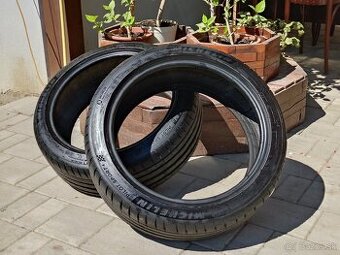 2x Letné pneu 215/45/ZR18