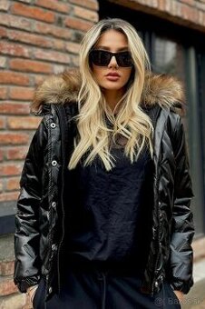 Stylova damska zimna bunda s kapucnou a kozusinou NOVA