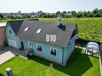 PONUKA uprostred VINOHRADU - dvojpodlažný rodinný dom s PEKN