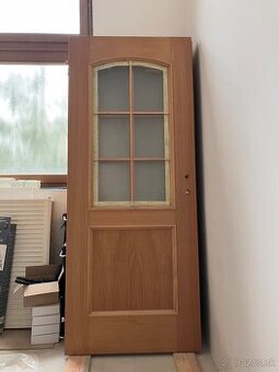 Interierove dvere z dubovej dyhy