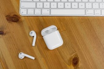 APPLE AIRPODS