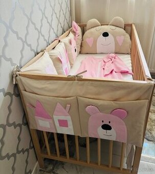 Vankúšikový mantinel do detskej postieľky