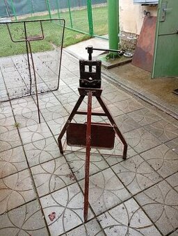 Prenosný vodárenský zverák pionier