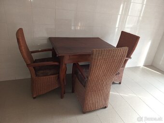 Jedálenský stôl+3ks stolicky