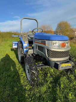 japonský malotraktor ISEKI Sial hunter TH22F s rotavátorom.