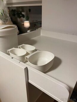 IKEA prebaľovací pult Smästad + príslušenstvo