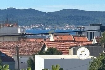 Na predaj apartmán-rodinný dom s terasou a garážou – Zadar, 