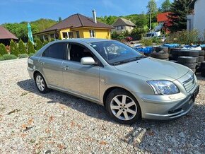 TOYOTA AVENSIS 1,8 BENZÍN AUTOMAT