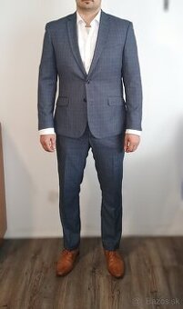 Pánsky elegantný oblek VESTUS veľmi L