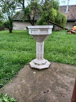 betonové kvetináče