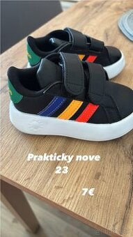 Znackove tenisky