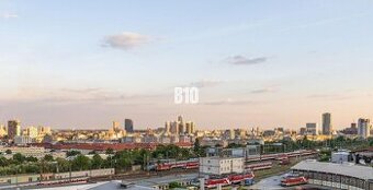 SLNEČNÝ 3-IZBOVÝ BYT NA KOLIBE S VÝHĽADOM NA MESTO - 1
