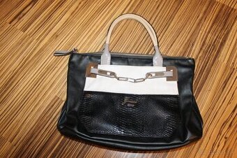 Kabelka GUESS