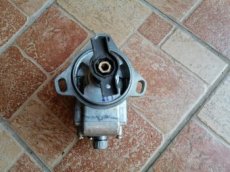 Magneto-štartovacie zariadenie