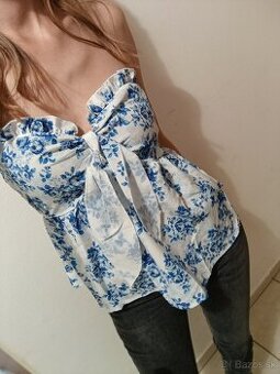 Modro biely top