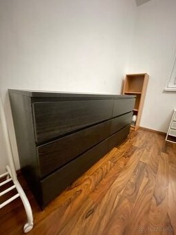 Komoda IKEA MALM
